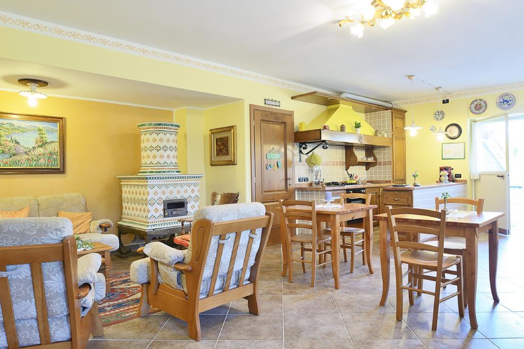 Bed And Breakfast Montino Cene エクステリア 写真